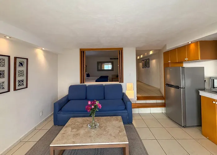 Ocean View And Direct Access To The Beach!