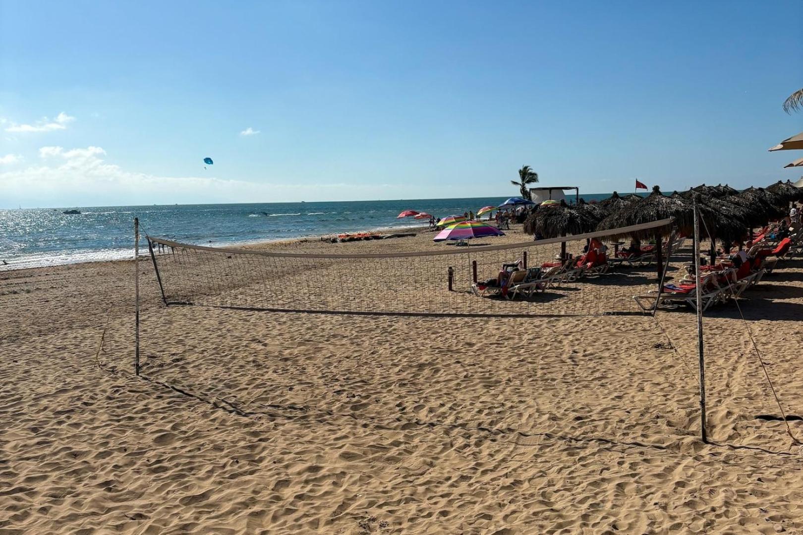 Ocean View And Direct Access To The Beach!
